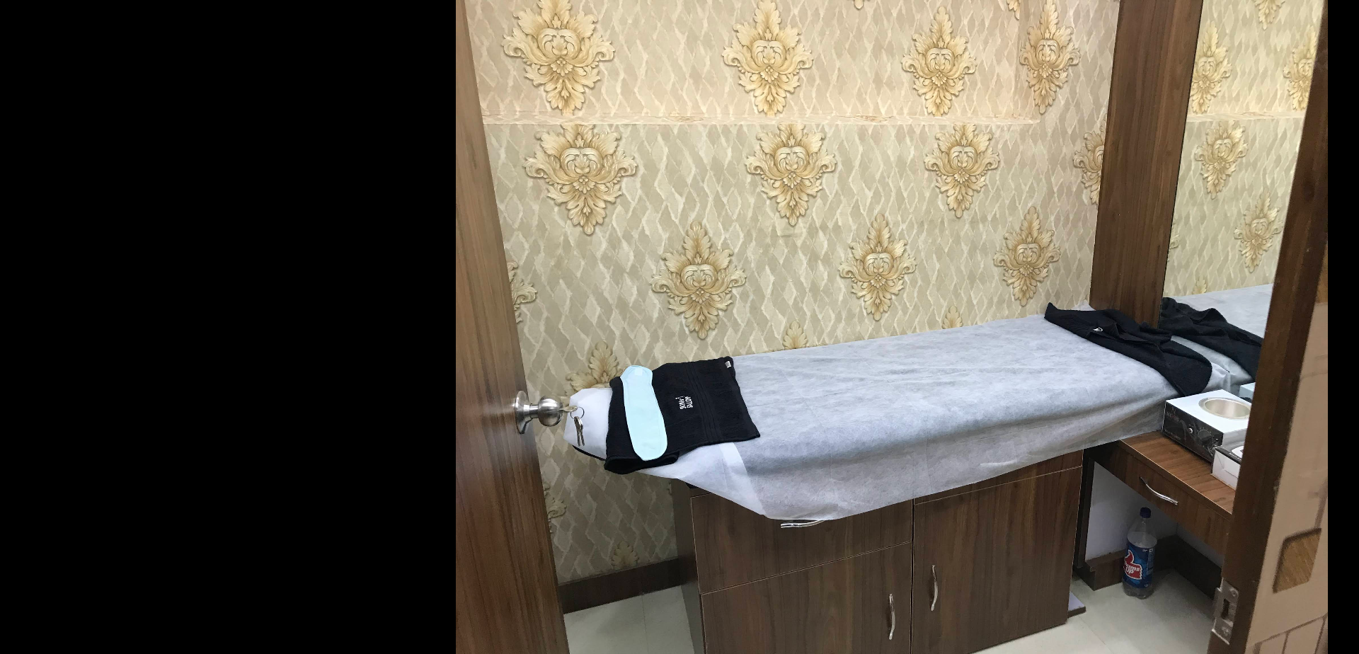 Facial and skincare treatment room Patna